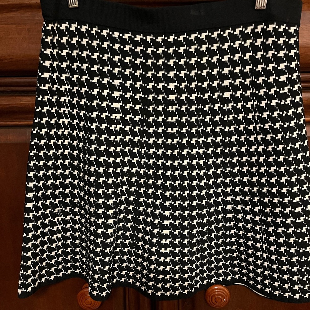 Max Studio Black and White Houndstooth A Line Skirt Large - Picture 4 of 4